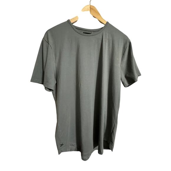 CUTS Curve Hem Sage Fitted Wrinkle Resistant Tee Large - Picture 1 of 8